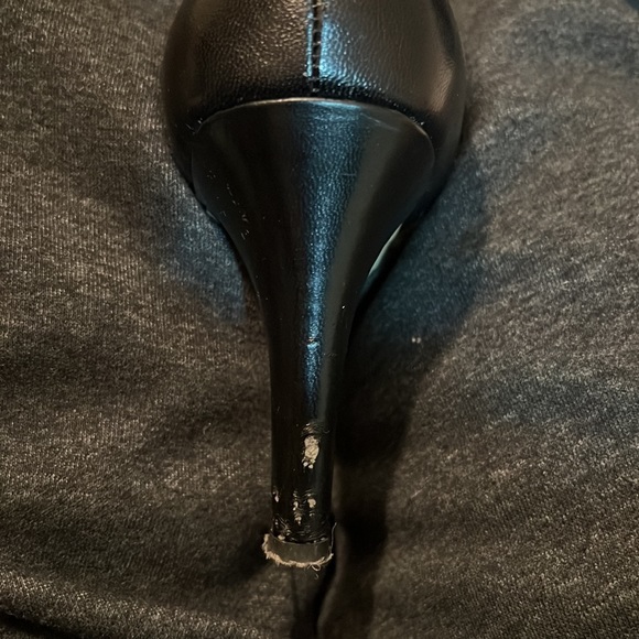 Anne Klein black white shoes worn once to a wedding. Size 9. - Picture 6 of 7